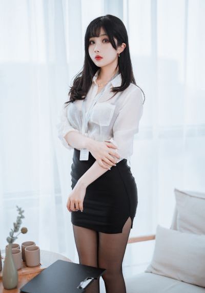 欧美丝袜美臀_720高清完整版
