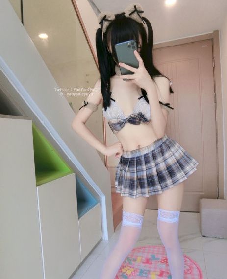 国产偷拍自偷手机播放_剧情片免费观看超清
