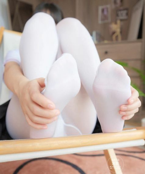 欧美女上装_DVD电影完整版在线观看