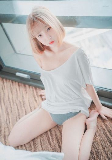 欧美丝袜女郎视频_BD国语电影完整版在线观看