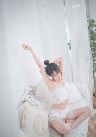 欧美人与日本人xx_琪琪电影国产在线观看